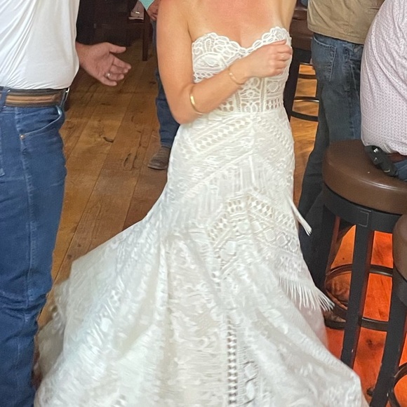 All Who Wander “Shane” Wedding Gown - Picture 3 of 8